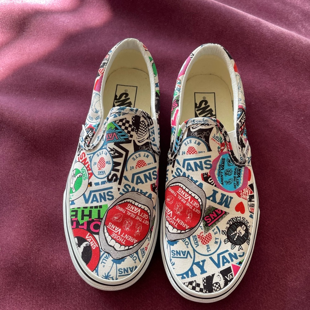 New Vans slip on shoes. Size 7.5 women’s/6 men’s.